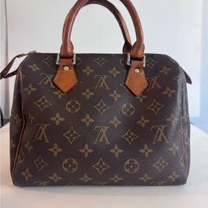 Louis Vuitton Monogram Speedy 25